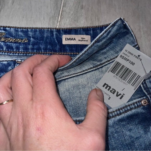 Mavi Jeans Light Wash Bleached Distressed Emma Slim Boyfriend Jeans, Size 27 - Picture 6 of 14